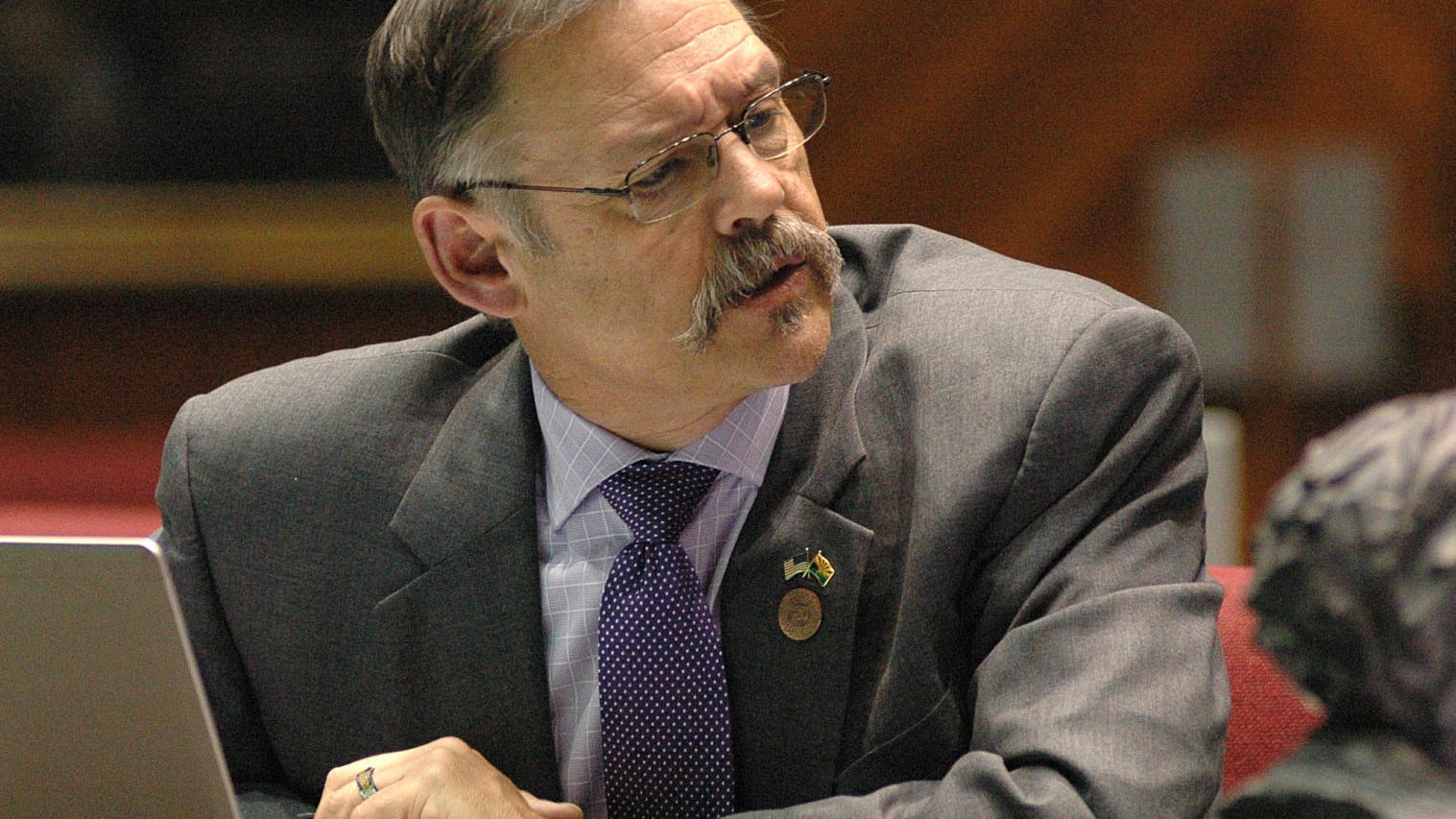 Oro Valley lawmaker drops bid to break up Board of Regents